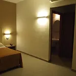 Moderno Otel
