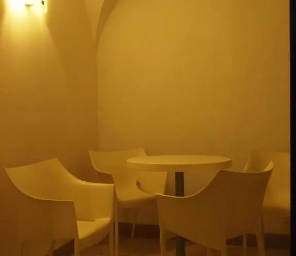 Moderno Hotel 2*
